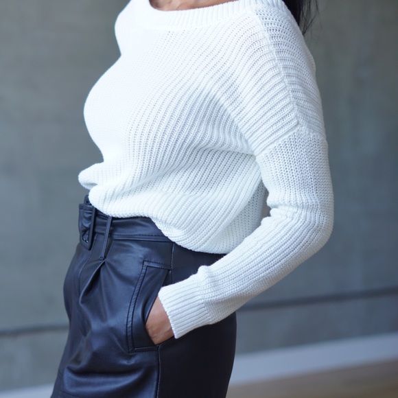 Deep V Open Back Chunky Knit Blogger Sweater NWOT - Picture 5 of 8